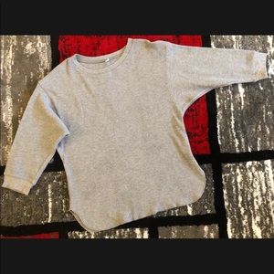 UNI QLO Grey Crewneck Sweatshirt Pullover - 3/4 sleeve